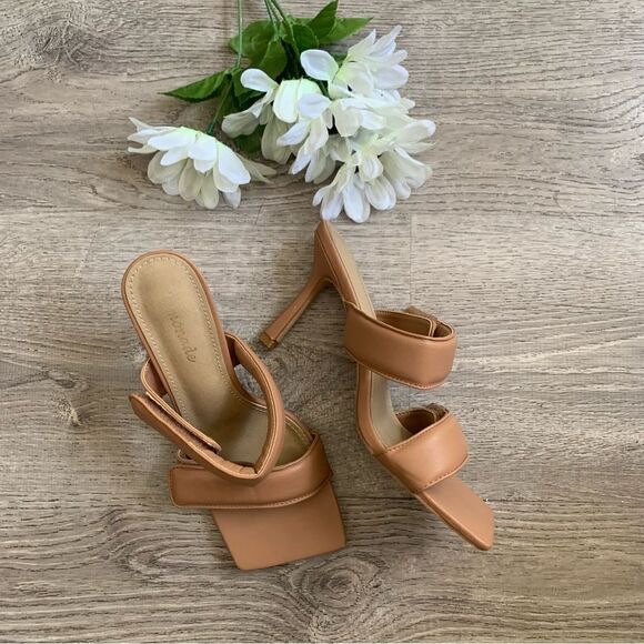 TAN HEEL MULES - Picture 3 of 7